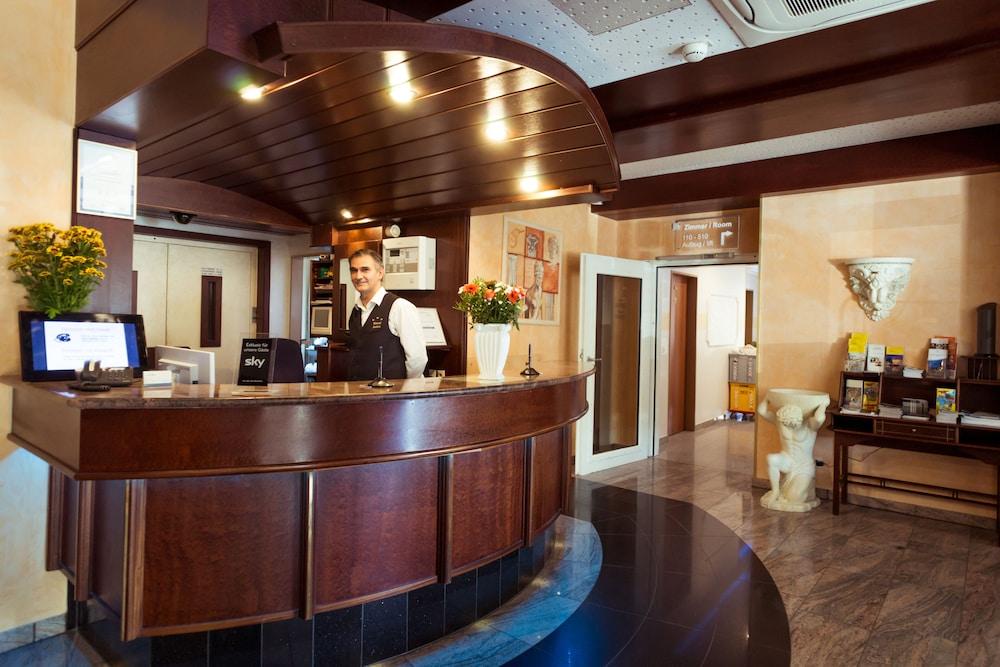 Aparthotel Astro - Nichtraucherhotel Stuttgart Eksteriør bilde